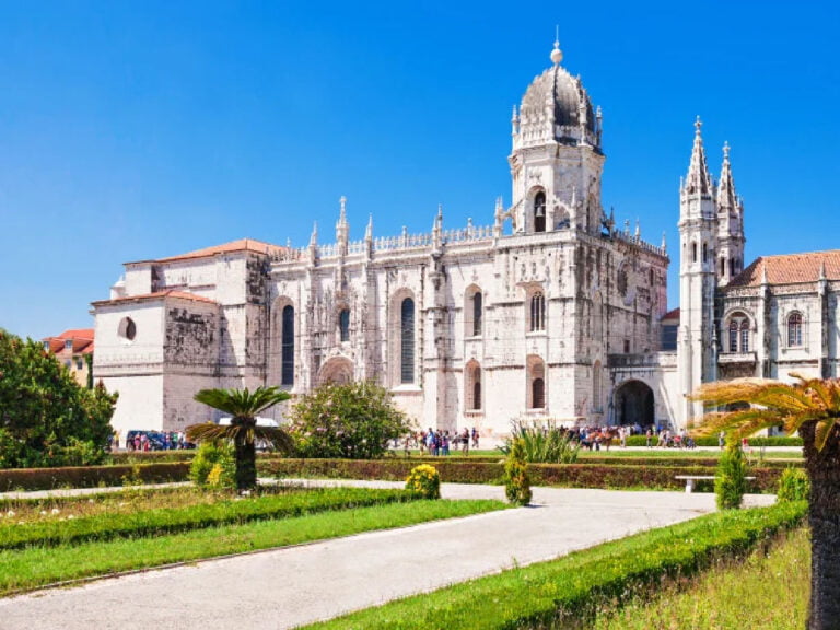 Jerónimos Monastery-Eu-Safe-Luggage-Service-Lisbon